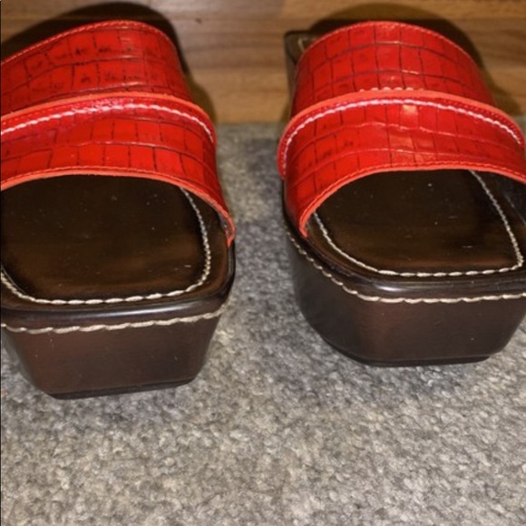 Donald J. Pliner Safari Wedge Sandal - Picture 3 of 8